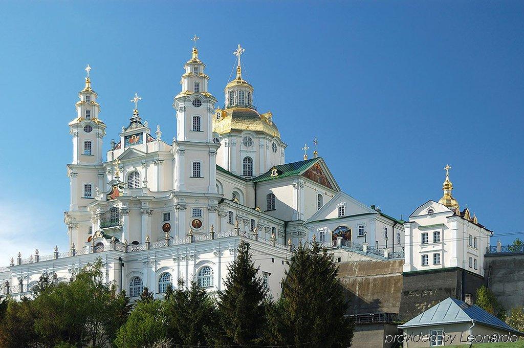 Hotel Reikartz Pochayiv Potschajiw Exterior foto